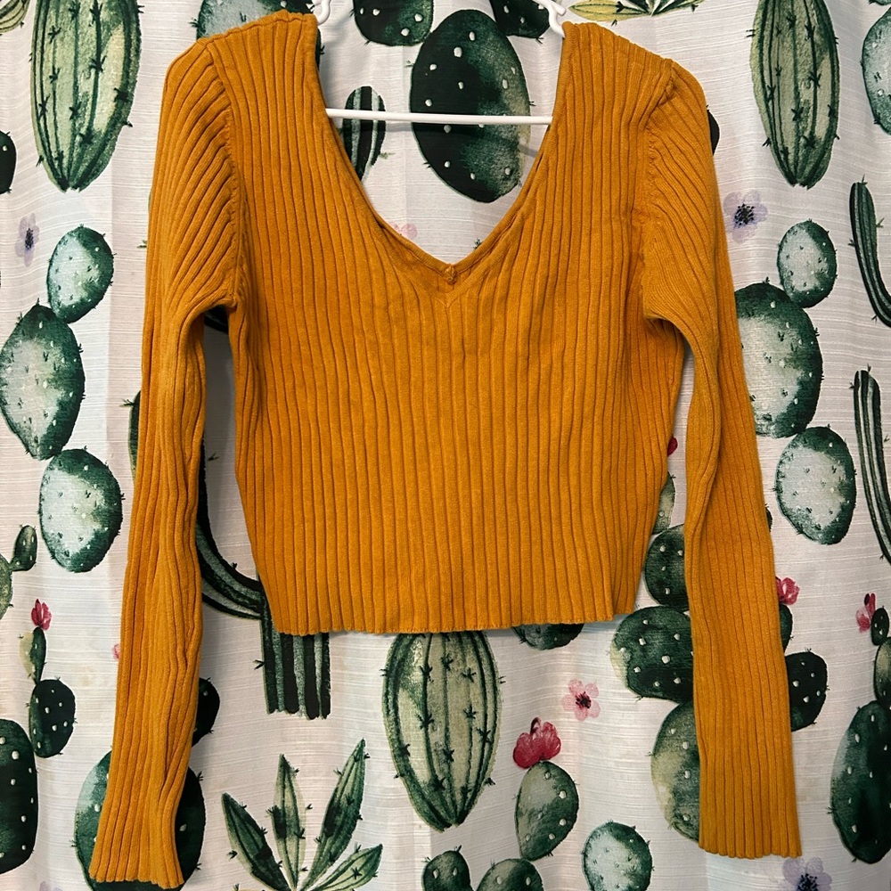 Low cut Sweater